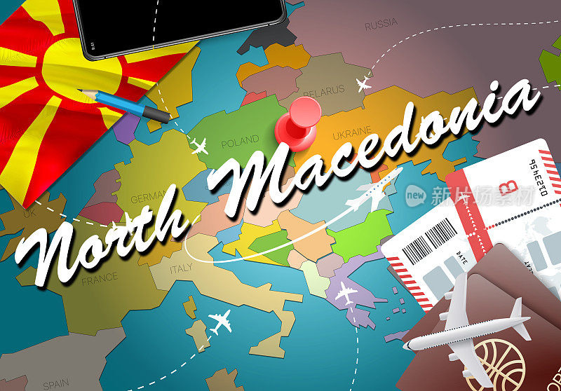 North MNorth马其顿旅游概念地图背景与飞机，ticketacedonia旅游概念地图背景与飞机，机票。访问北马其顿旅游和旅游目的地的概念。地图上的马其顿国旗。飞往斯科普里的飞机和航班
